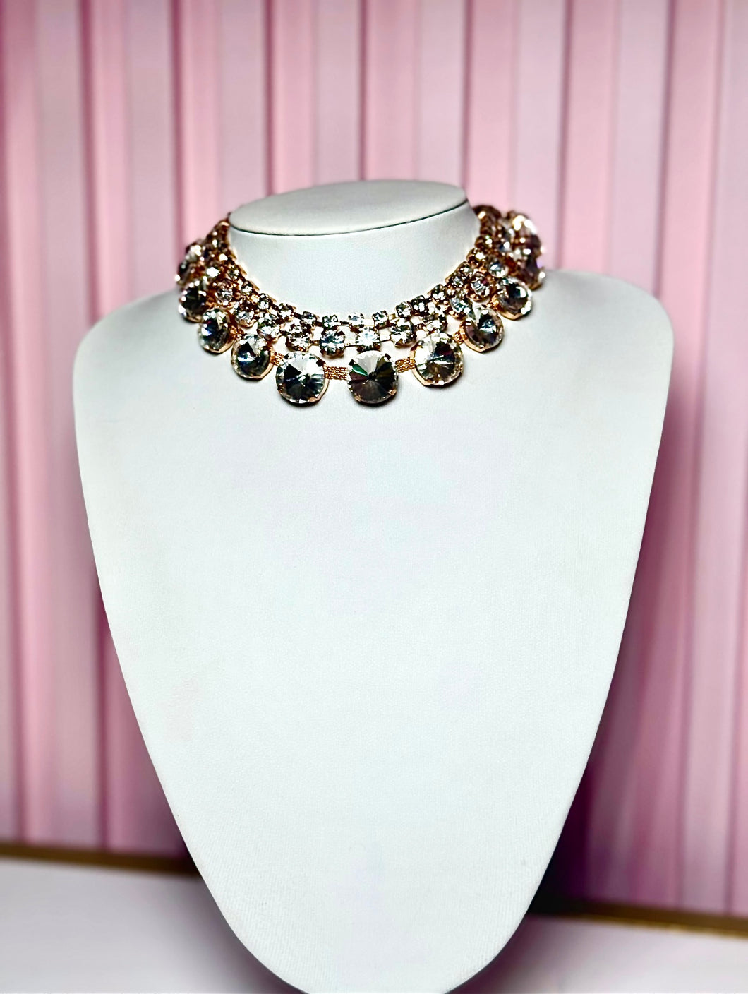 Too Glammed Chocker